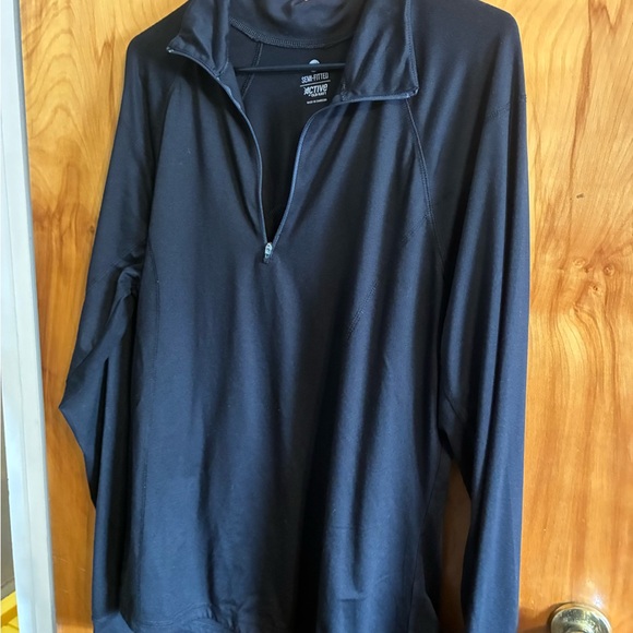 Assorted Bundle Athletic Tops - 7 Total - Picture 6 of 9